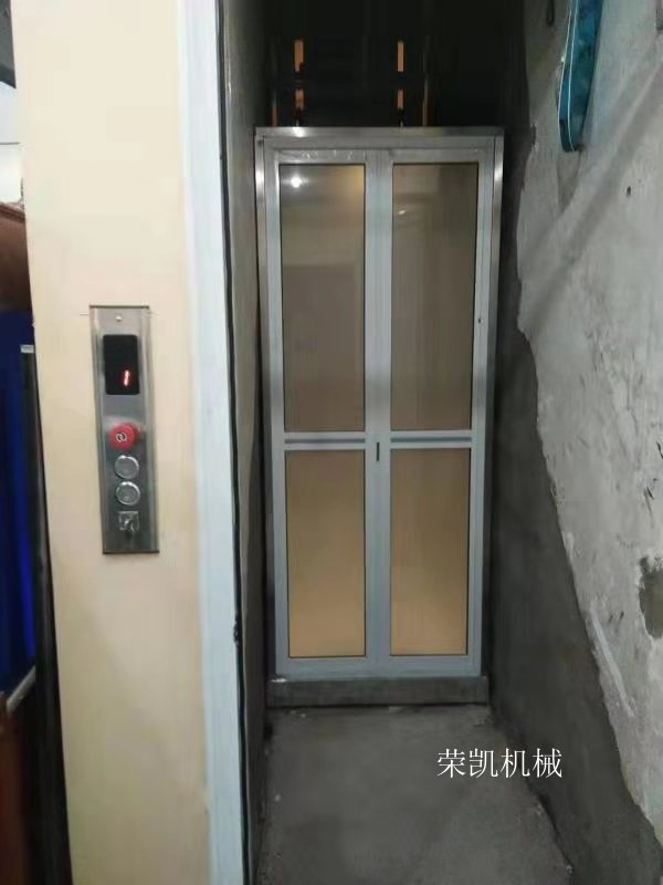 家用电梯